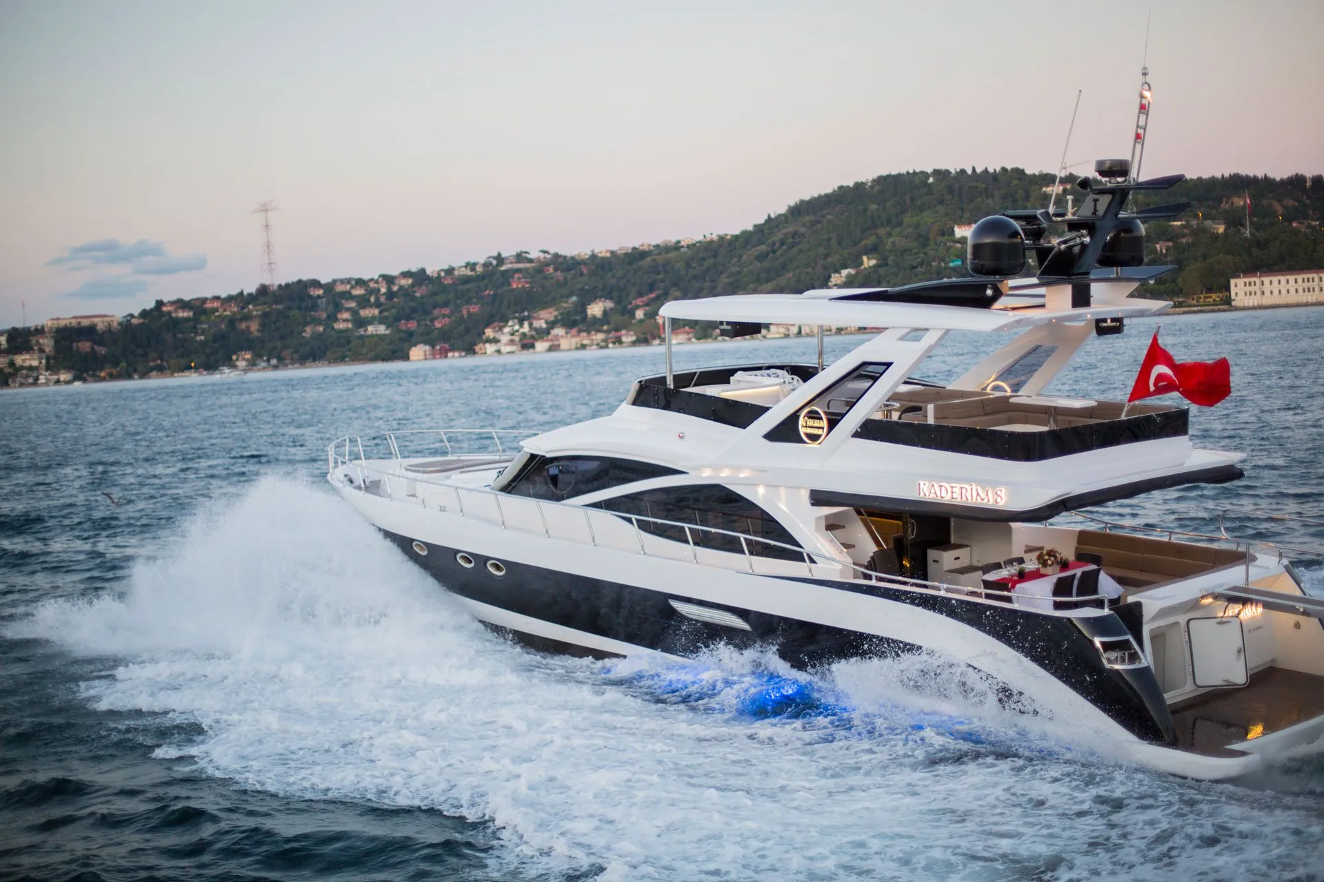 Sailing Istanbul – Premium Yacht Cruise on the Bosphorus with Licensed Guide